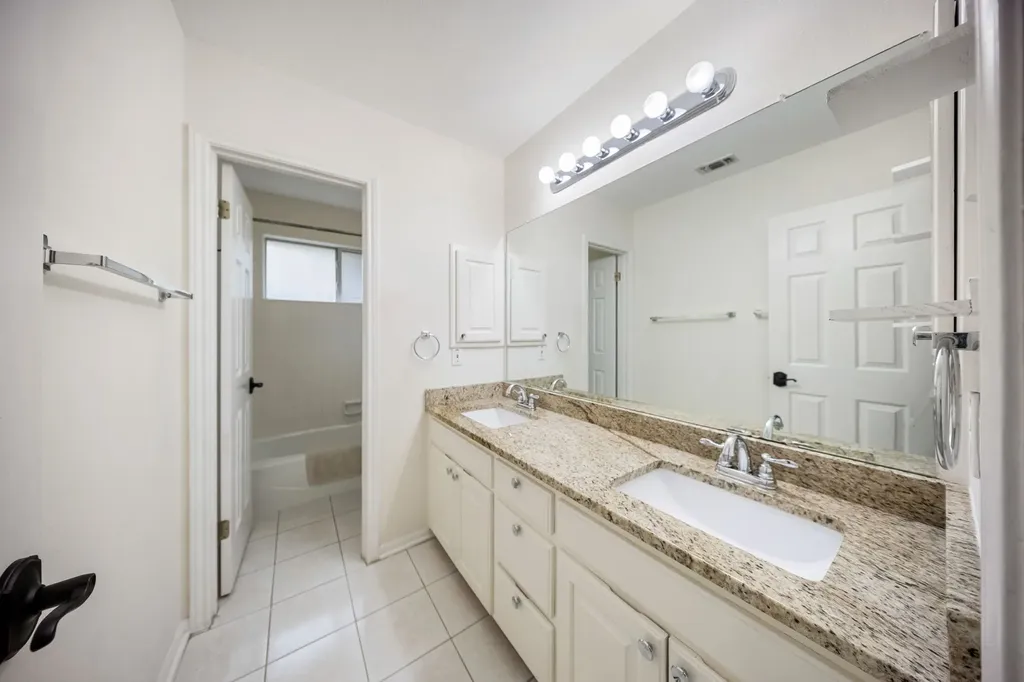 2231 Bentoak Hollow San Antonio TX 78248