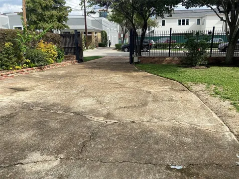 1025 Beverly Street Houston TX 77008