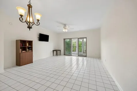 2475 Underwood Street 361 Houston TX 77030