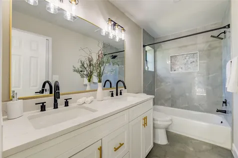 1901 Canyon Creek Court Pearland TX 77581