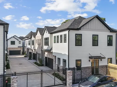 2598 W Tidwell Houston TX 77091