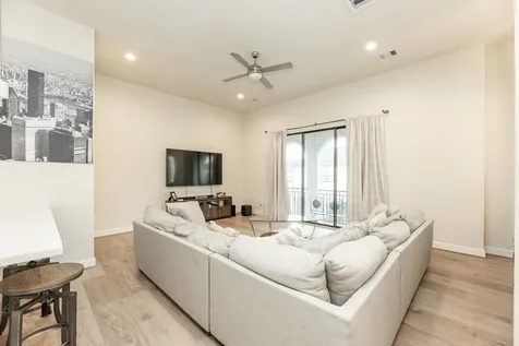 5230 Schuler Street Houston TX 77007