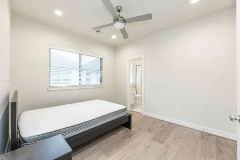 5230 Schuler Street Houston TX 77007