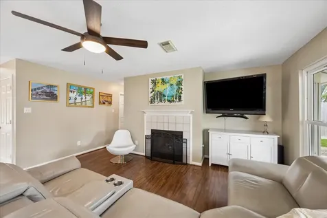 1910 Lori Court Seabrook TX 77586
