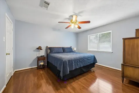 1910 Lori Court Seabrook TX 77586