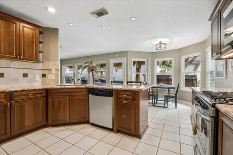 1910 Lori Court Seabrook TX 77586
