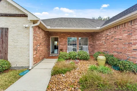 1995 Brentwood Drive Alvin TX 77511