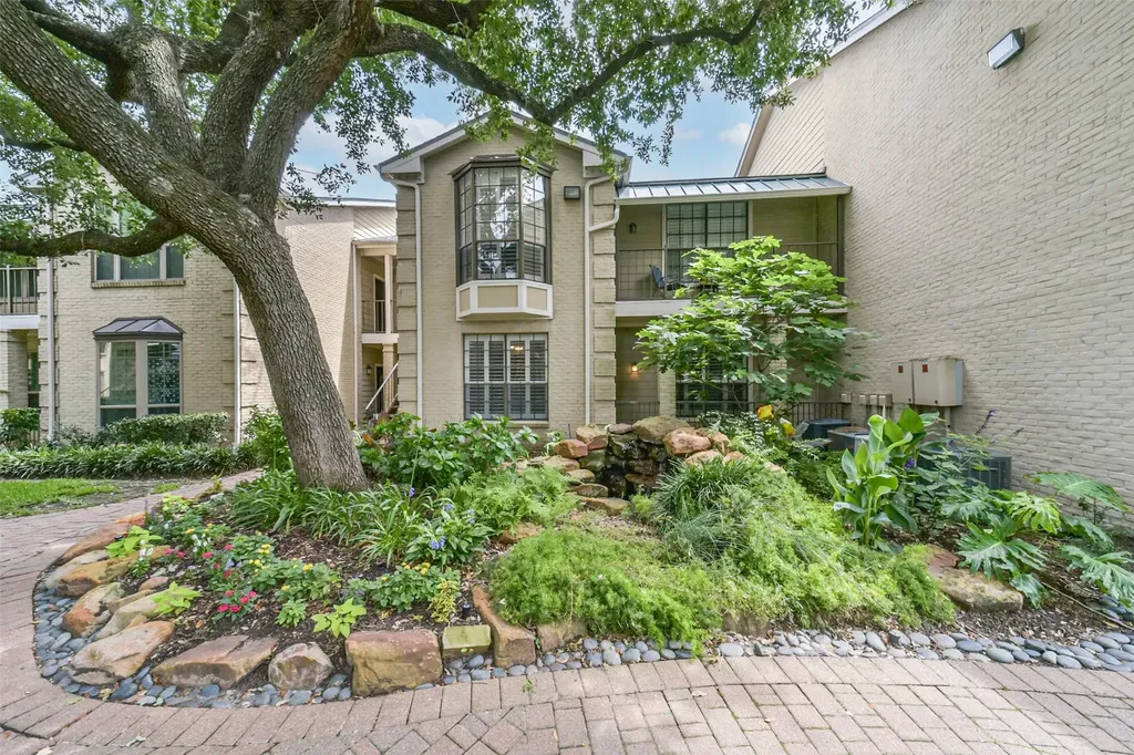 2700 Revere Street 127 Houston TX 77098