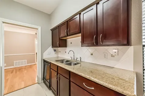 2700 Revere Street 127 Houston TX 77098