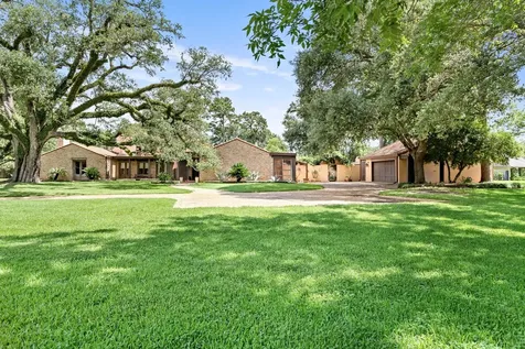 8220 Evangeline Lane Beaumont TX 77706