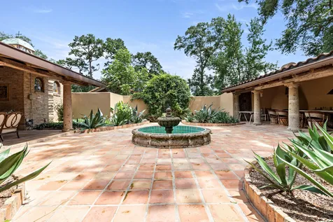 8220 Evangeline Lane Beaumont TX 77706