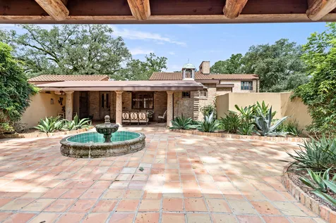 8220 Evangeline Lane Beaumont TX 77706