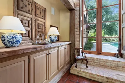 8220 Evangeline Lane Beaumont TX 77706