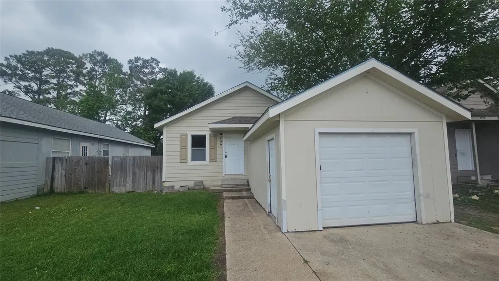 11919 Kingslake Forest Drive Houston TX 77044