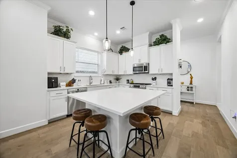 311 Sikes Street A Houston TX 77018