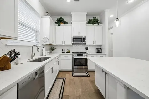311 Sikes Street A Houston TX 77018