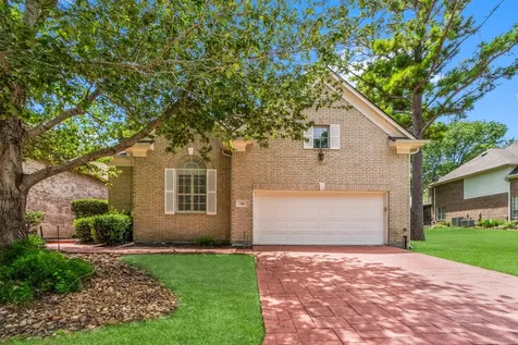 96 Winthrop Harbor Street S Montgomery TX 77356