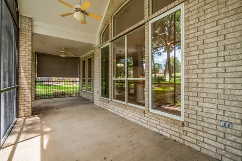 96 Winthrop Harbor Street S Montgomery TX 77356