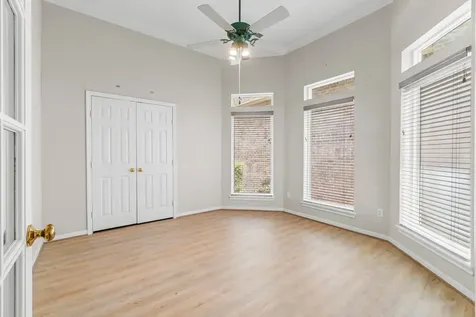 96 Winthrop Harbor Street S Montgomery TX 77356