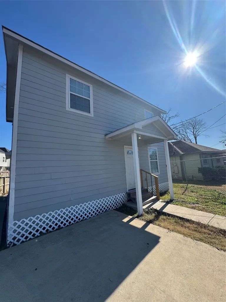8502 N Main Street Houston TX 77022
