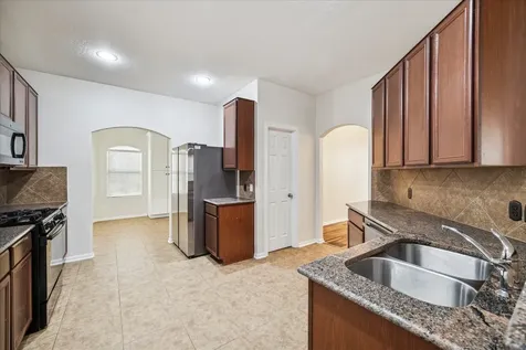 5307 Espuela Lane Baytown TX 77521