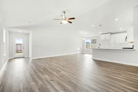 4401 West Bayou Maison Circle Dickinson TX 77539