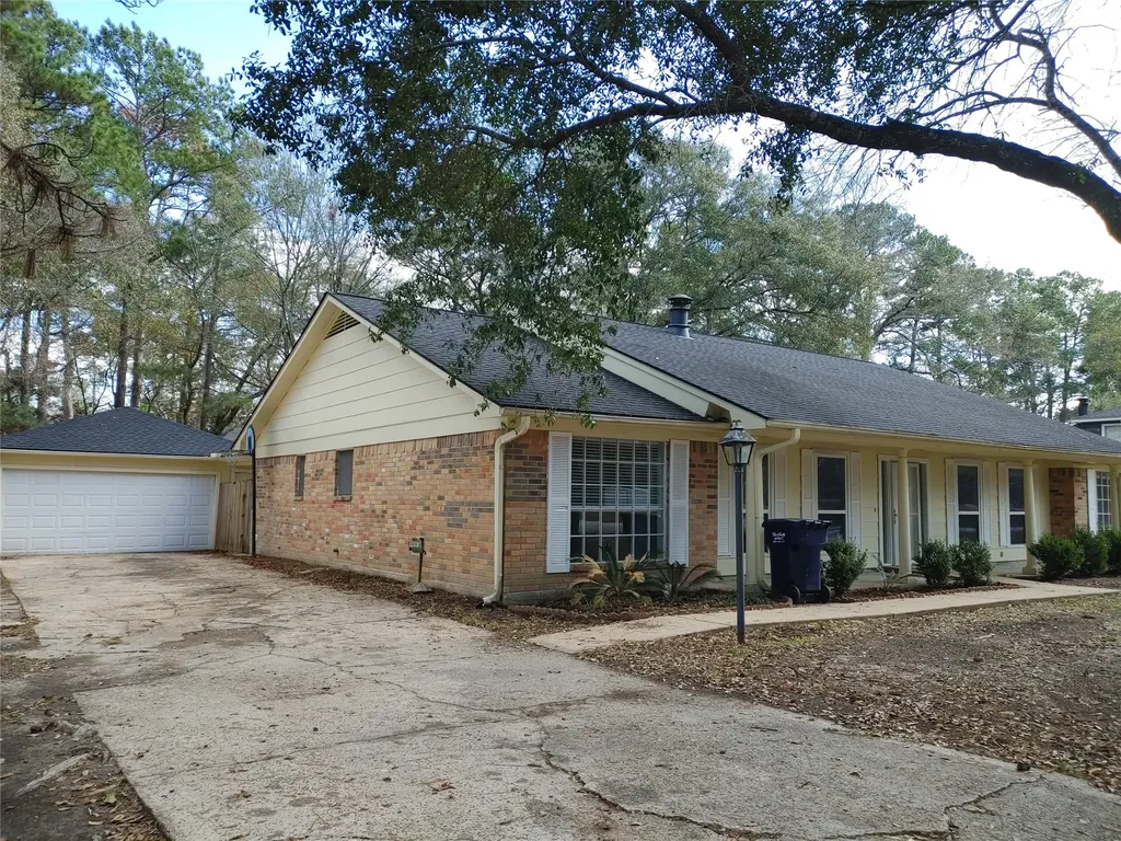 633 Mosswood Drive Conroe TX 77302