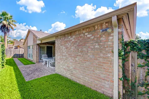 322 Champions Colony Iii Houston TX 77069