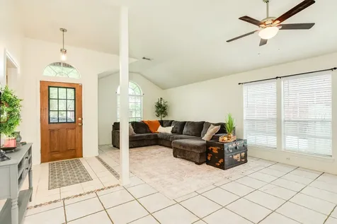 105 Plum Circle Lake Jackson TX 77566