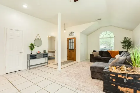 105 Plum Circle Lake Jackson TX 77566