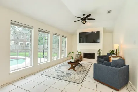 105 Plum Circle Lake Jackson TX 77566