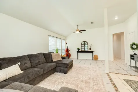 105 Plum Circle Lake Jackson TX 77566