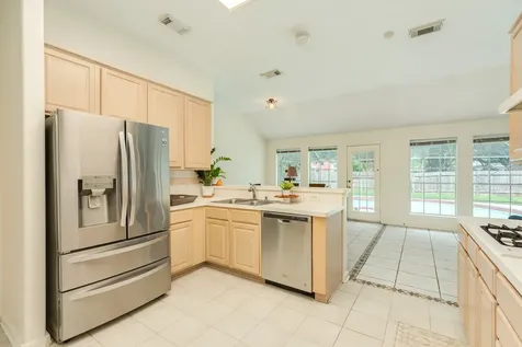 105 Plum Circle Lake Jackson TX 77566