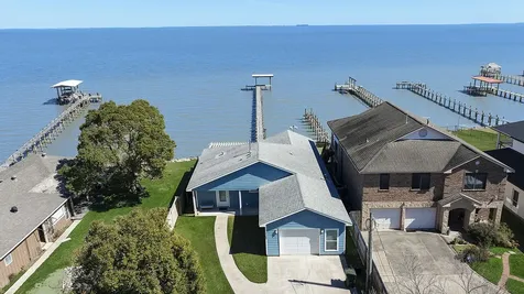 3723 Bayshore Drive Bacliff TX 77518