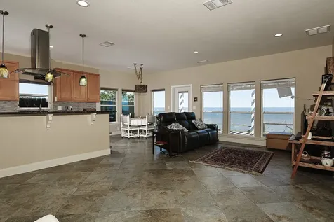 3723 Bayshore Drive Bacliff TX 77518
