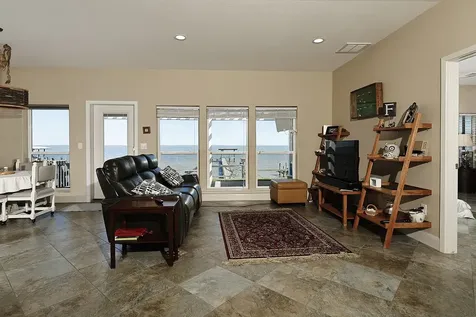 3723 Bayshore Drive Bacliff TX 77518