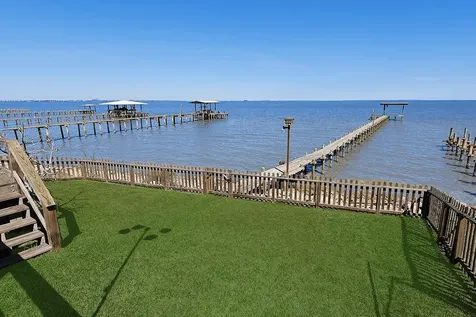 3723 Bayshore Drive Bacliff TX 77518