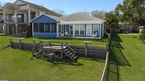 3723 Bayshore Drive Bacliff TX 77518