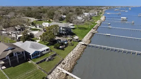 3723 Bayshore Drive Bacliff TX 77518
