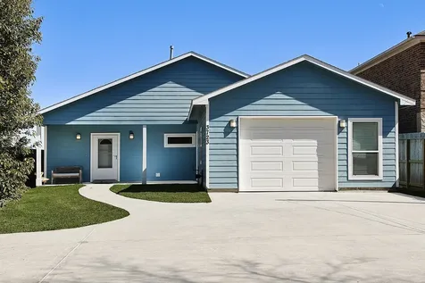 3723 Bayshore Drive Bacliff TX 77518