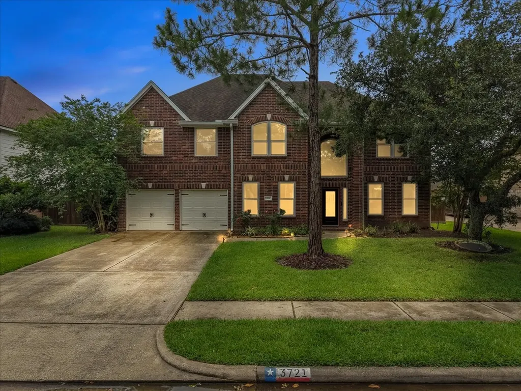 3721 Pinehurst Drive Pearland TX 77581