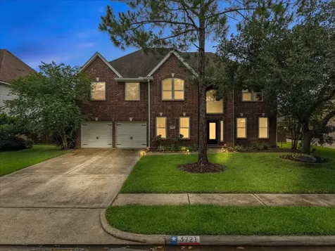 3721 Pinehurst Drive Pearland TX 77581