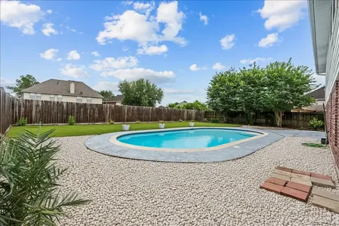 3721 Pinehurst Drive Pearland TX 77581