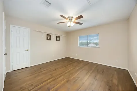 5498 Appleblossom Lane Friendswood TX 77546