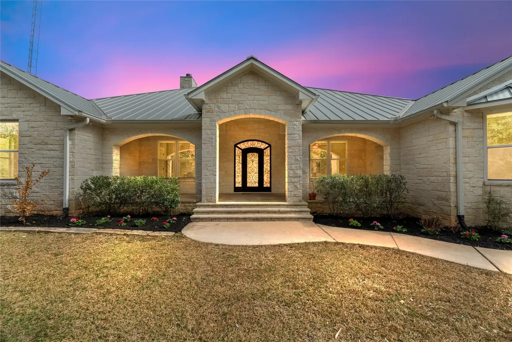 2051 Hillview Road Bellville TX 77418