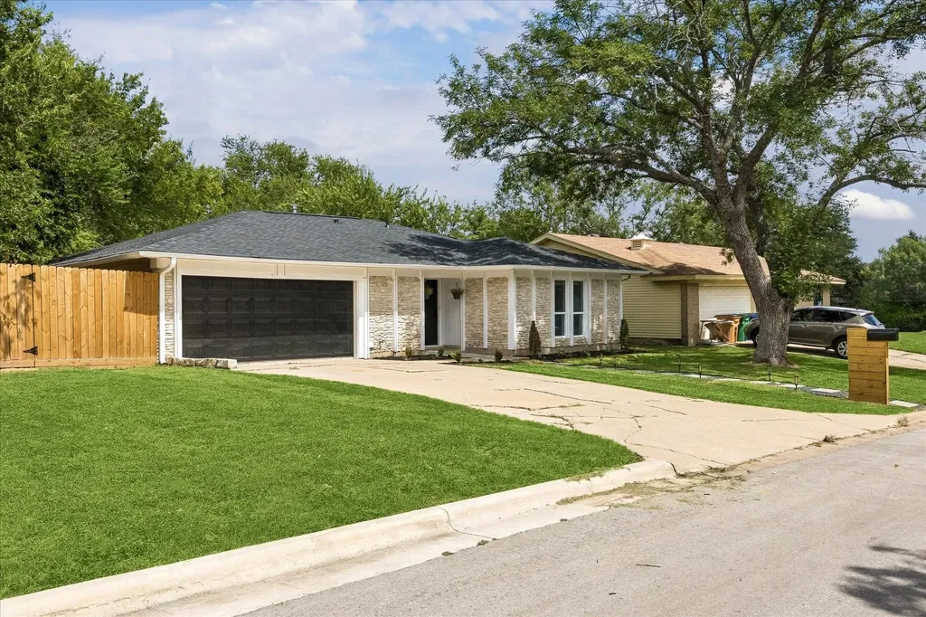 5203 Gladstone Drive Austin TX 78723