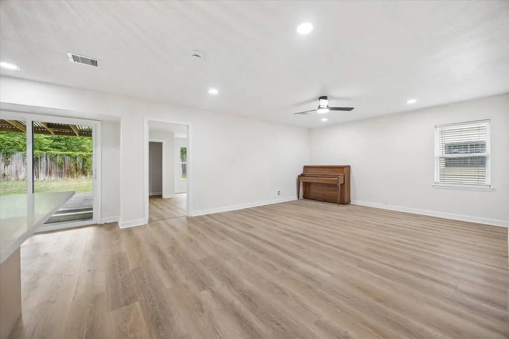 5203 Gladstone Drive Austin TX 78723
