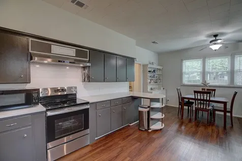 242 S Franklin Street La Grange TX 78945