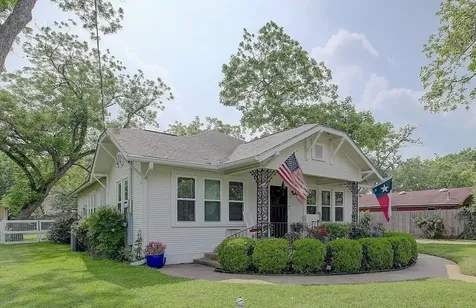 242 S Franklin Street La Grange TX 78945