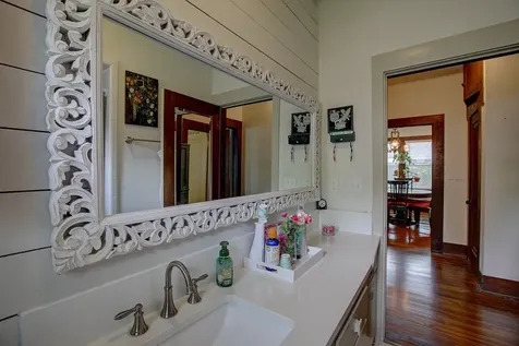 242 S Franklin Street La Grange TX 78945